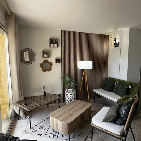 Pavillon T3 Climatise Avec Terrasse Et Parking Prive A - Fr-1-696-91 Apartment *