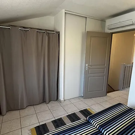 Apartment Pavillon T3 Climatise Avec Terrasse Et Parking Prive A - Fr-1-696-91 *
